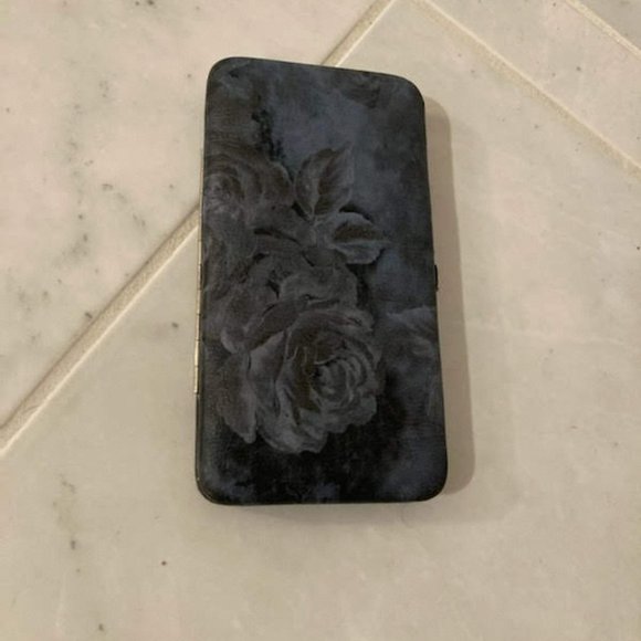 - Blue Floral Wallet - Picture 1 of 2